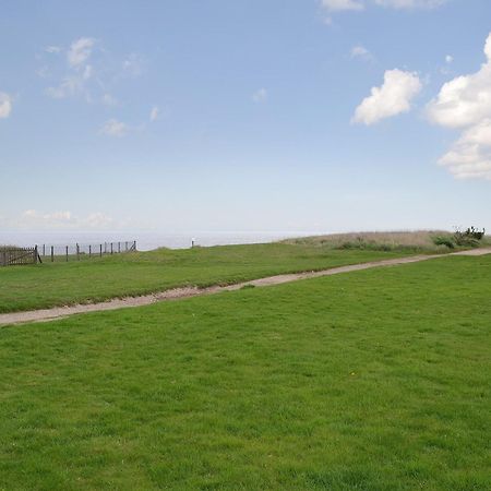 Rosemarys Sea View Villa Bacton  Bagian luar foto