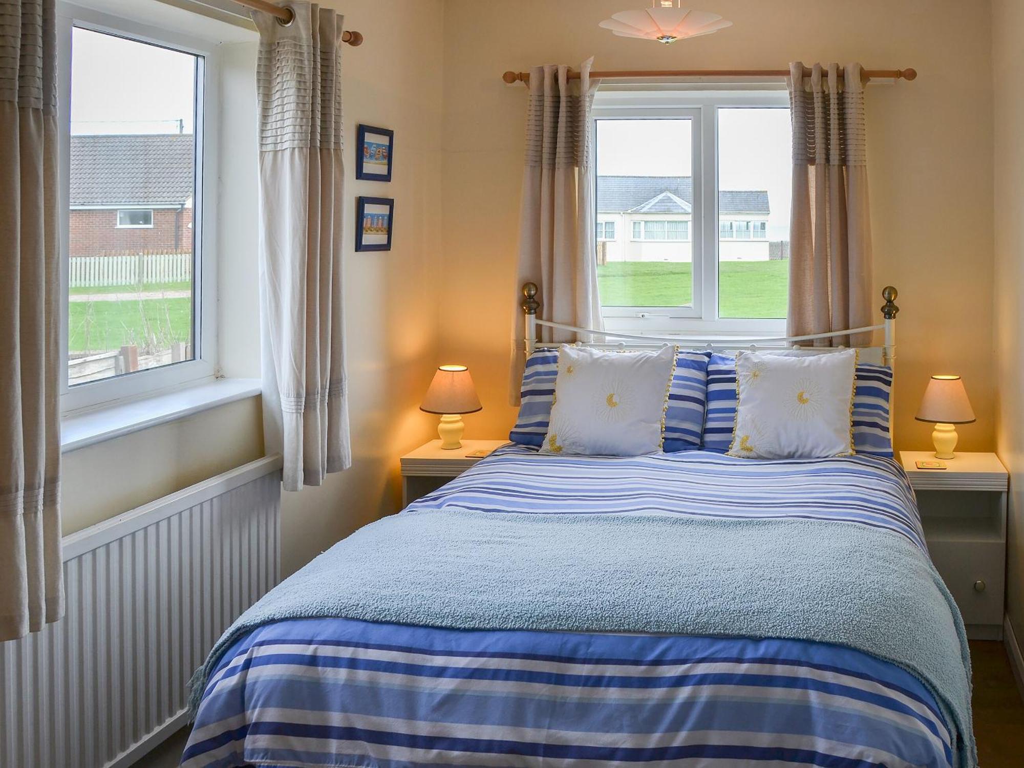 Rosemarys Sea View Villa Bacton  Bagian luar foto