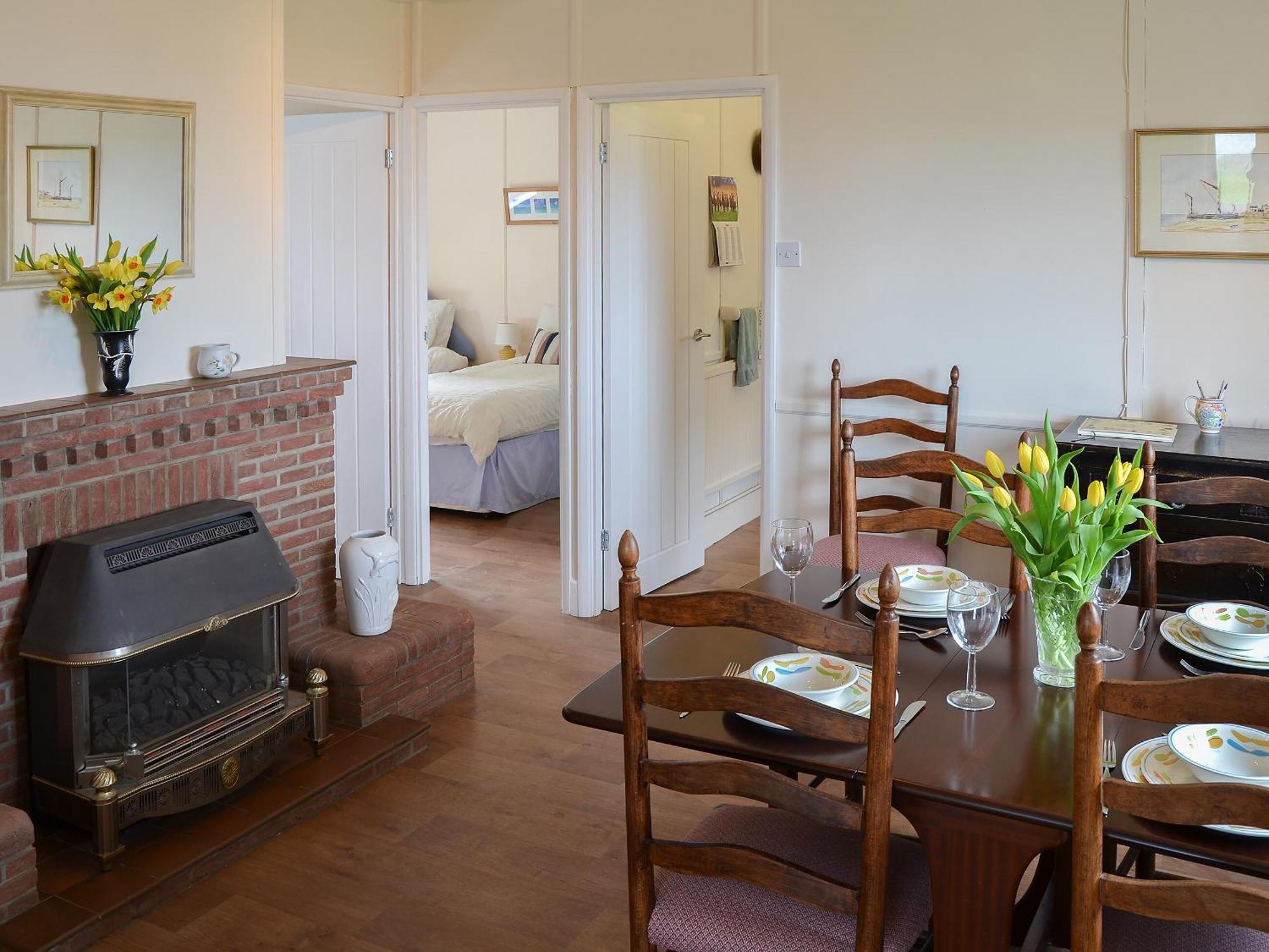 Rosemarys Sea View Villa Bacton  Bagian luar foto